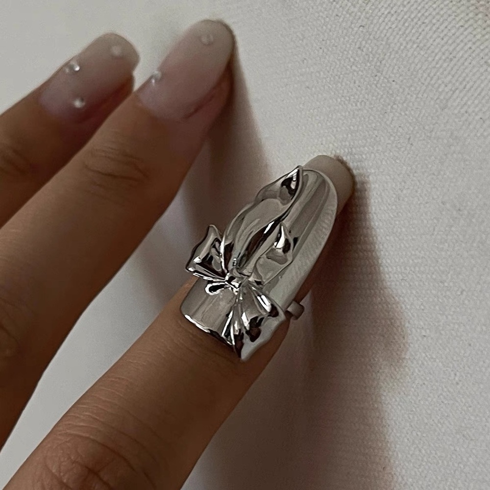 Adjustable nail